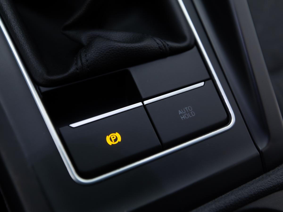 volkswagen-golf-variant-2021-diesel-1968cc