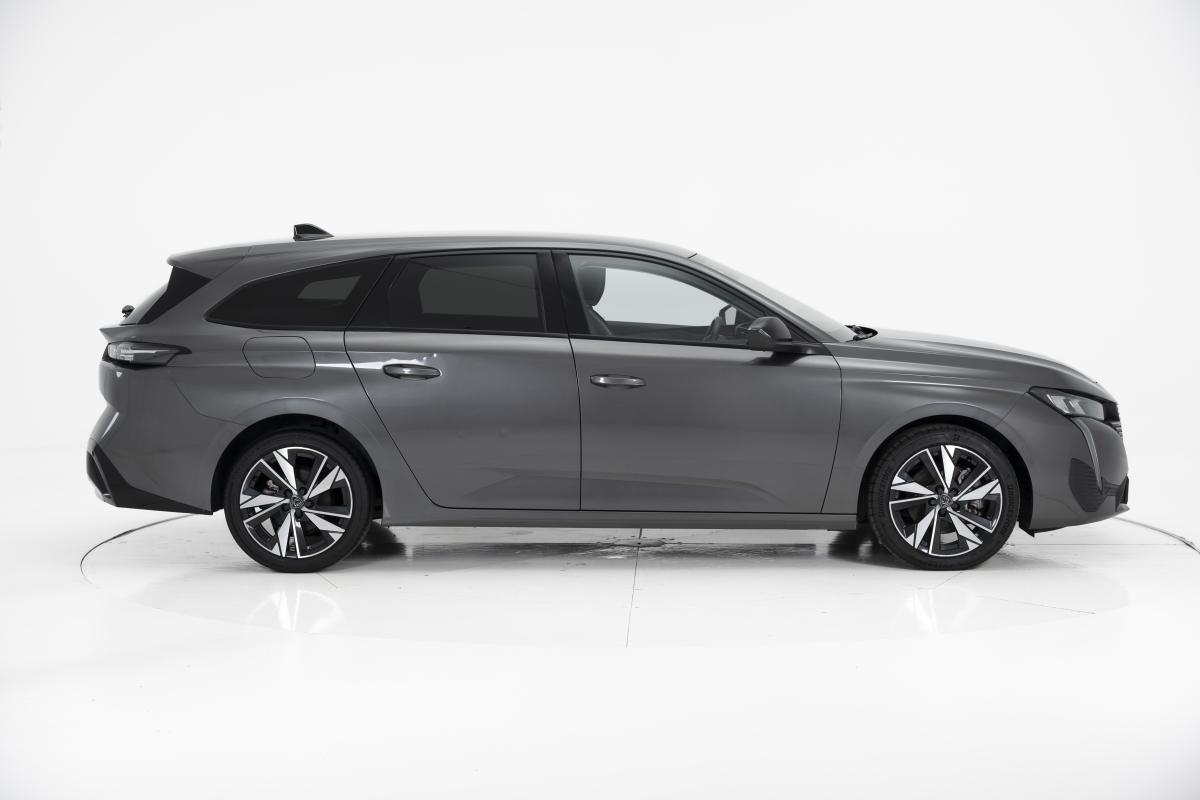 peugeot-308-sw-2022-diesel-1499cc