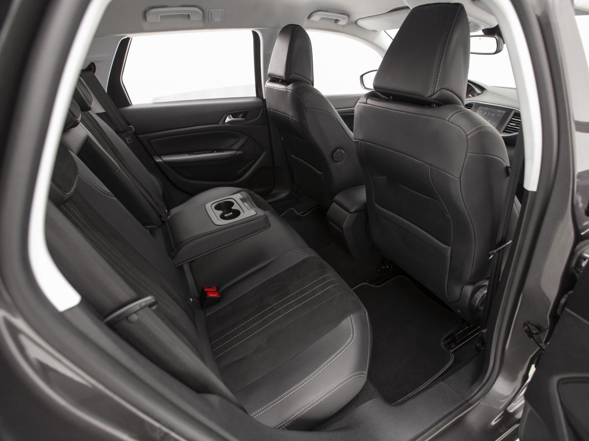 peugeot-308-sw-2019-diesel-1499cc