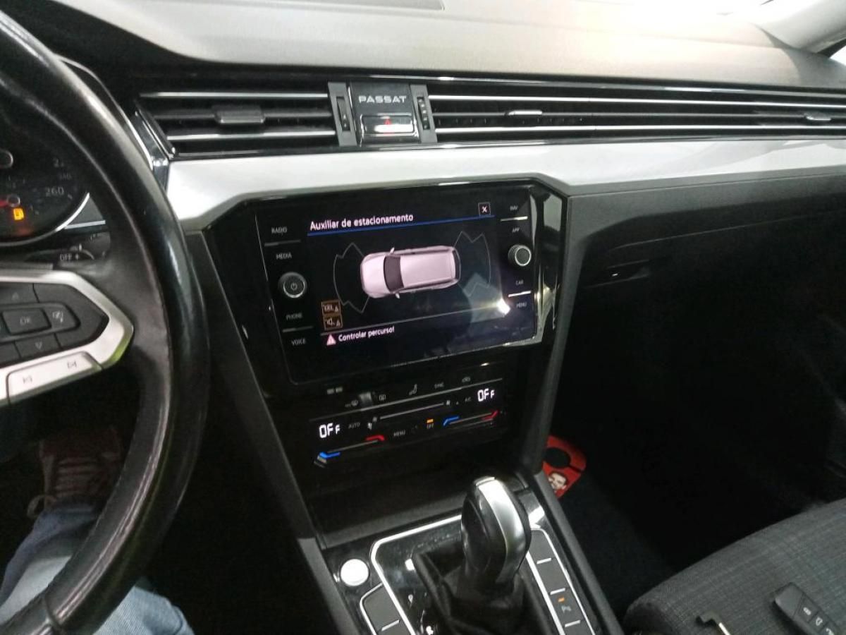 volkswagen-passat-variant-2022-diesel-1968cc