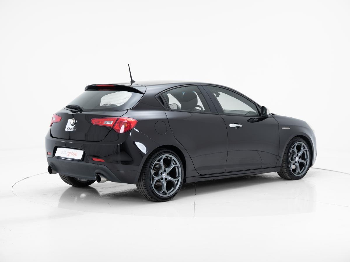 alfa-romeo-giulietta-2015-diesel-1956cc