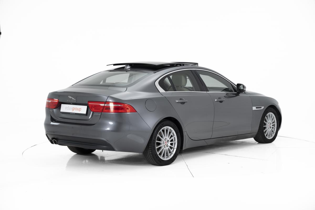 jaguar-xe-2015-diesel-1999cc