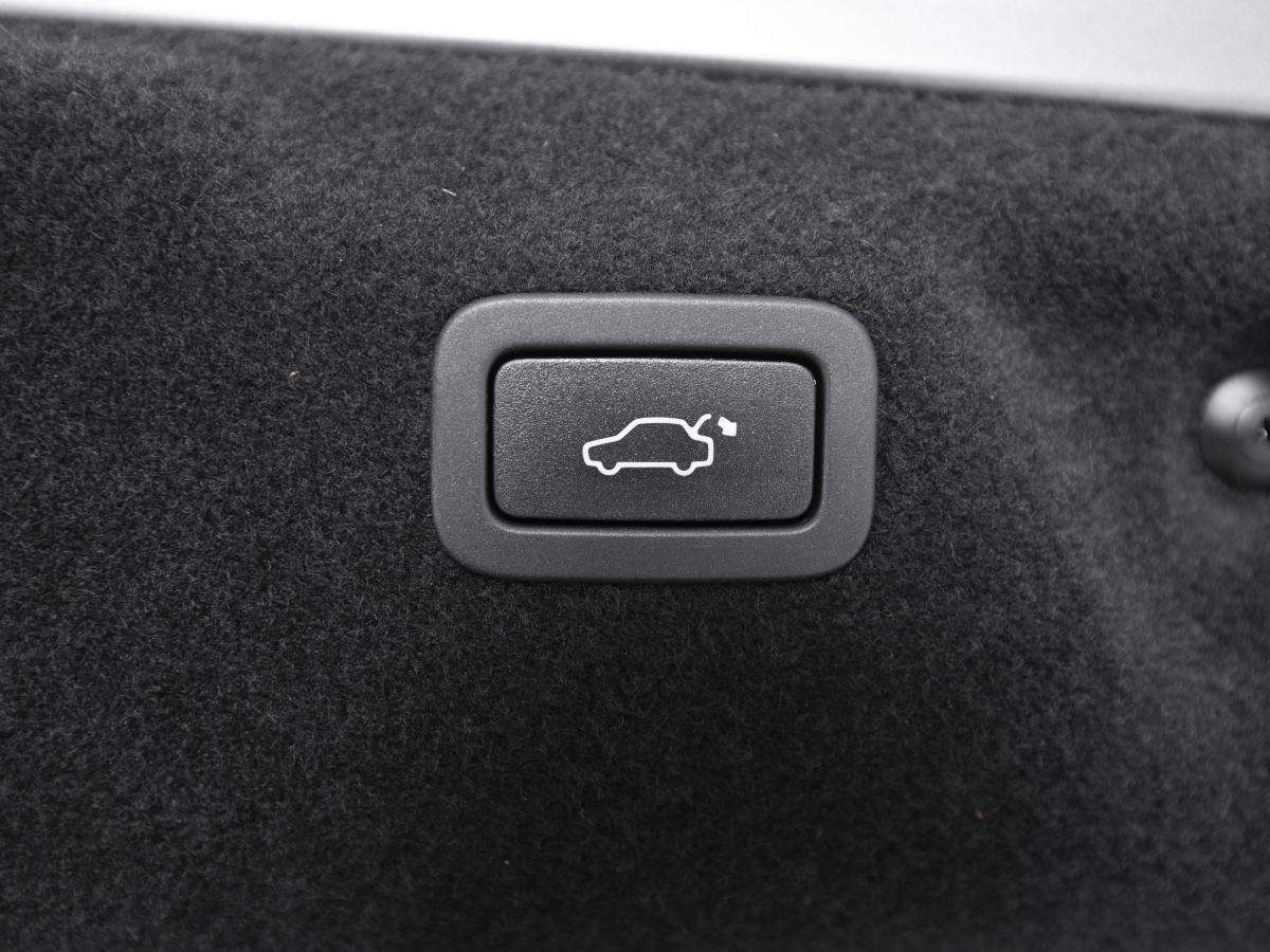 jaguar-xe-2015-diesel-1999cc