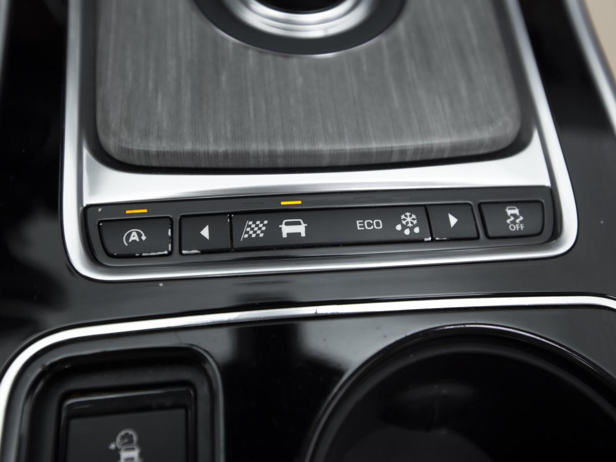 jaguar-xe-2015-diesel-1999cc
