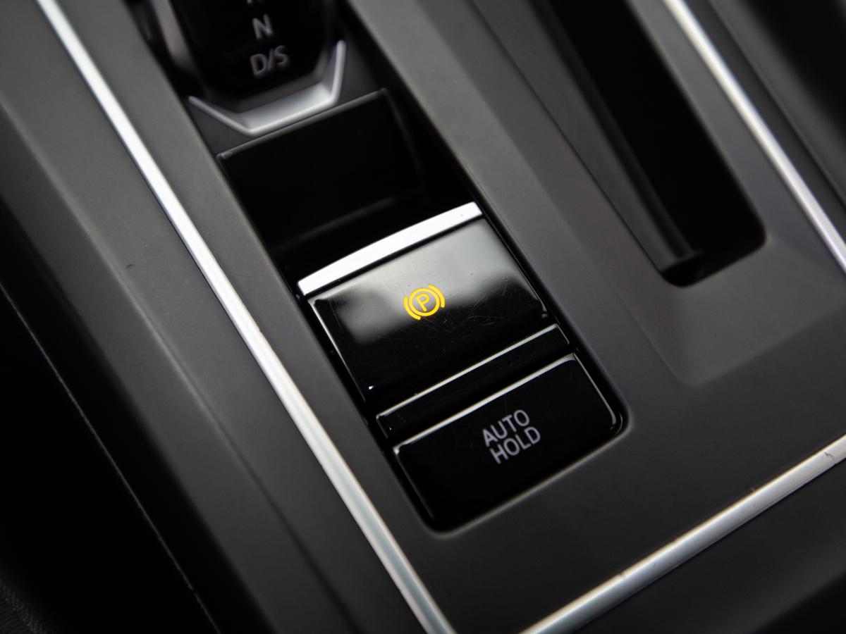 volkswagen-golf-2022-gpl-1498cc