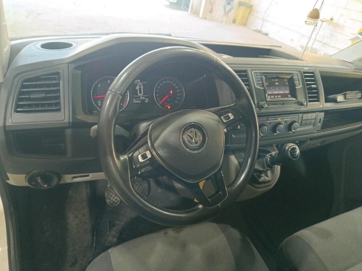 volkswagen-transporter-2018-diesel-1968cc