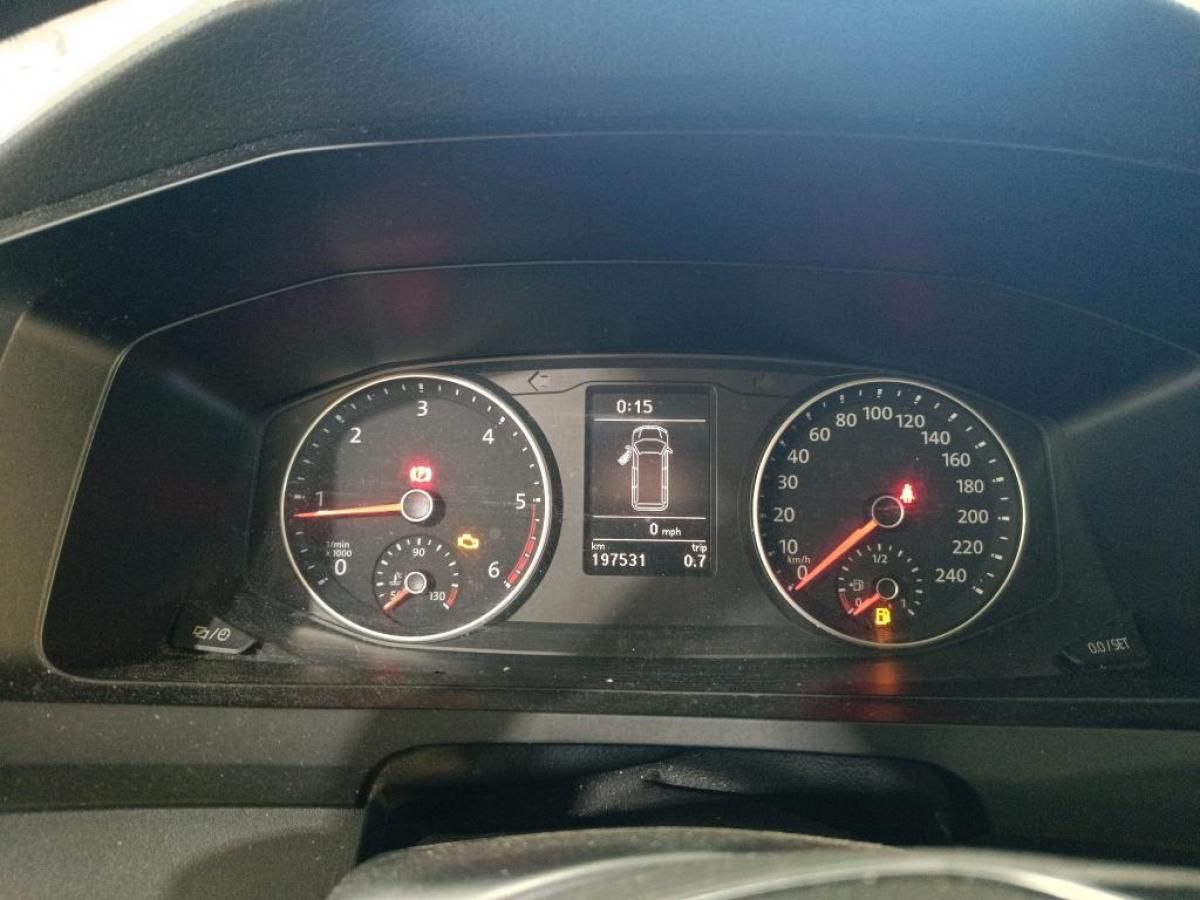 volkswagen-transporter-2018-diesel-1968cc