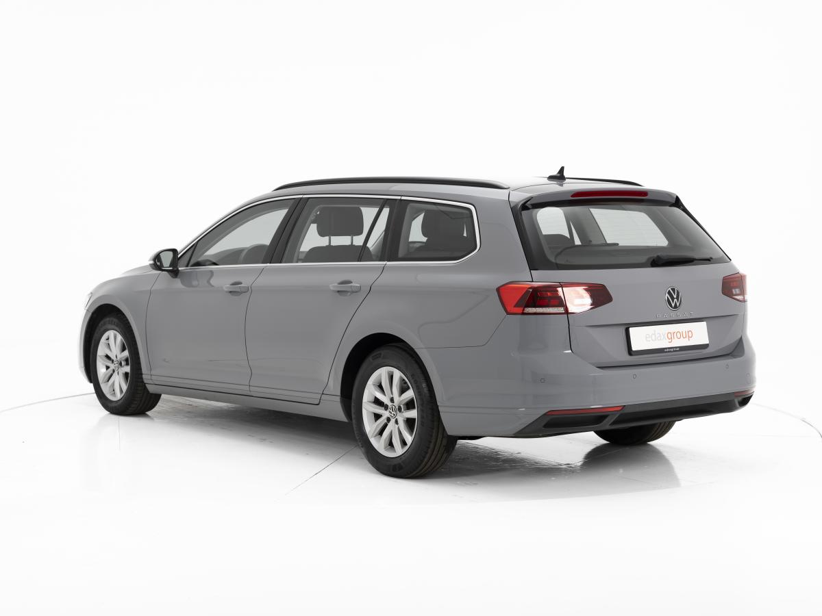 volkswagen-passat-variant-2022-diesel-1968cc