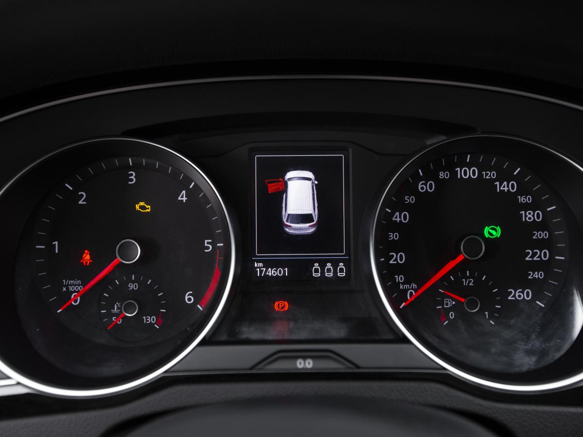 volkswagen-passat-variant-2022-diesel-1968cc