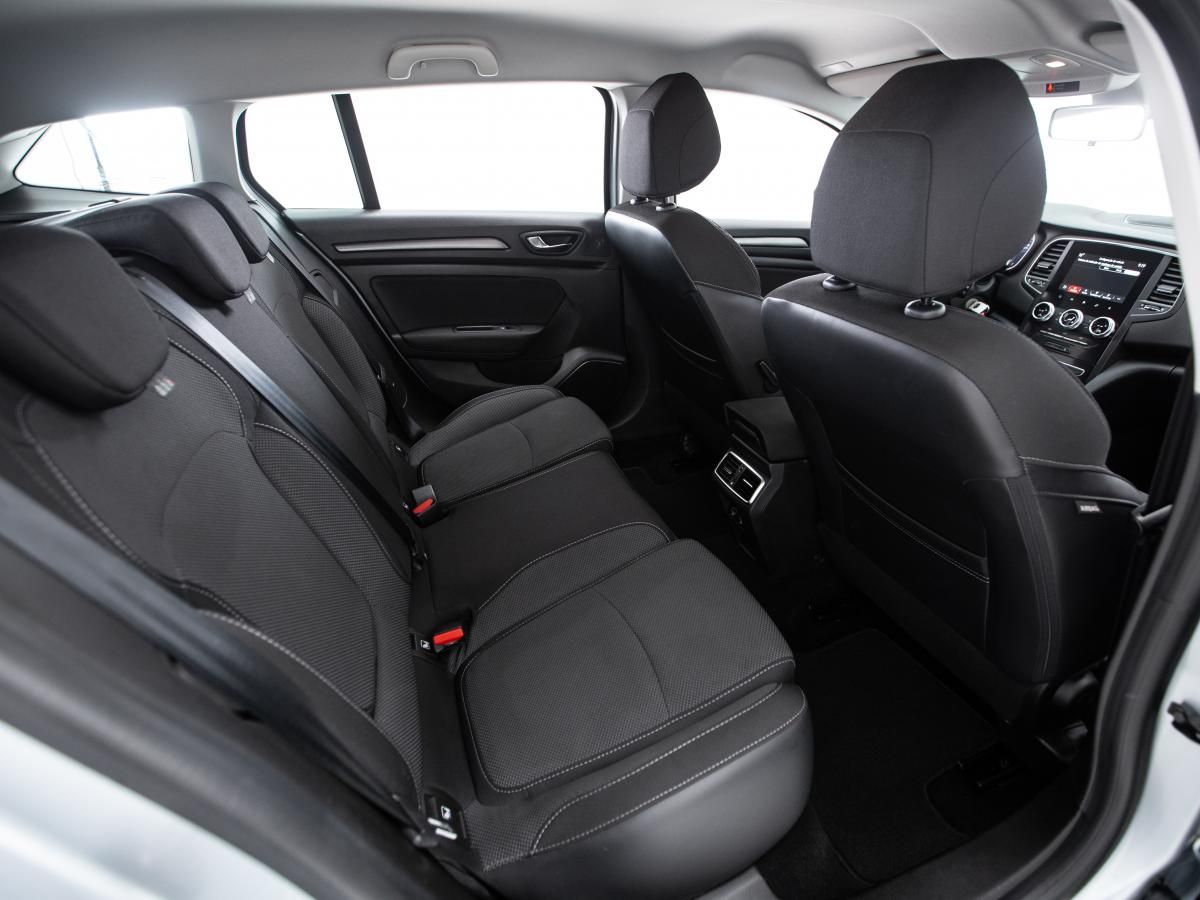 renault-megane-sport-tourer-2023-diesel-1461cc