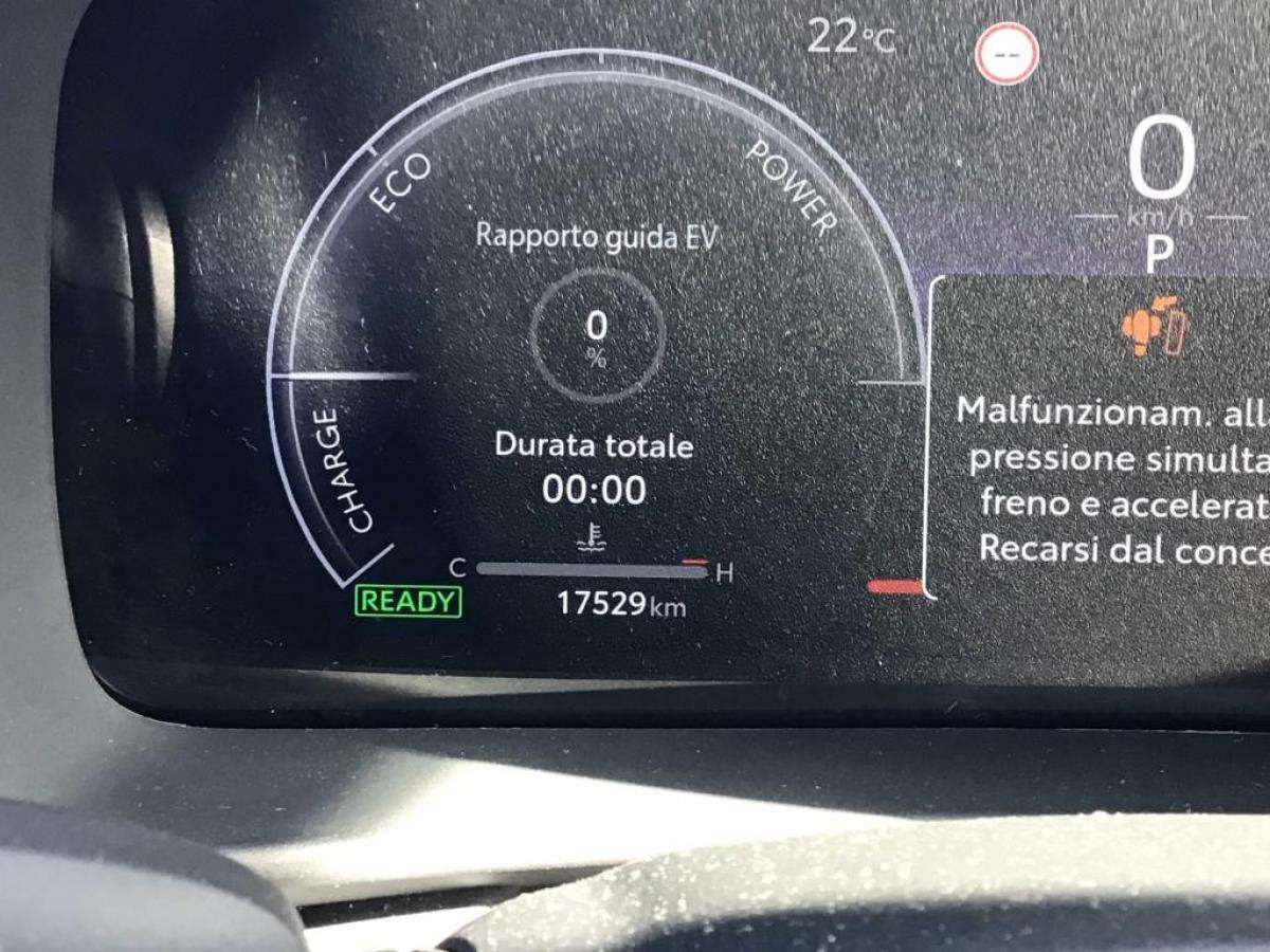 toyota-c-hr-2025-hibrido-a-gasolina-1798cc