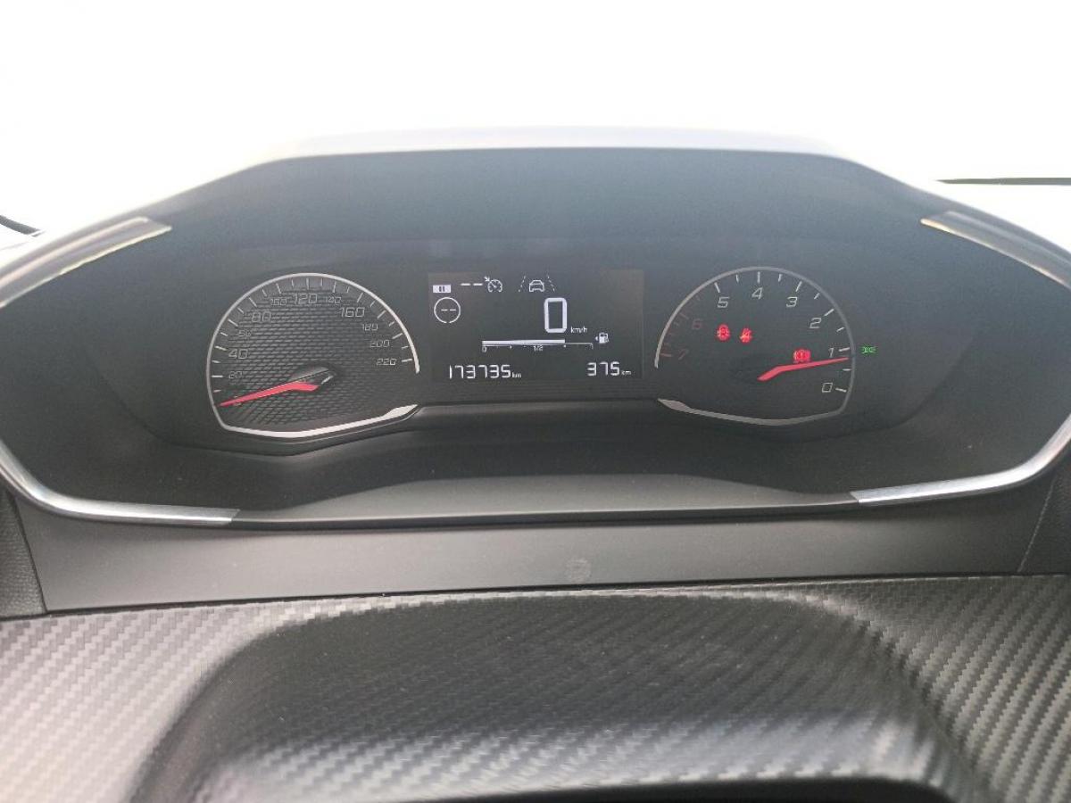 peugeot-208-2021-gasolina-1199cc