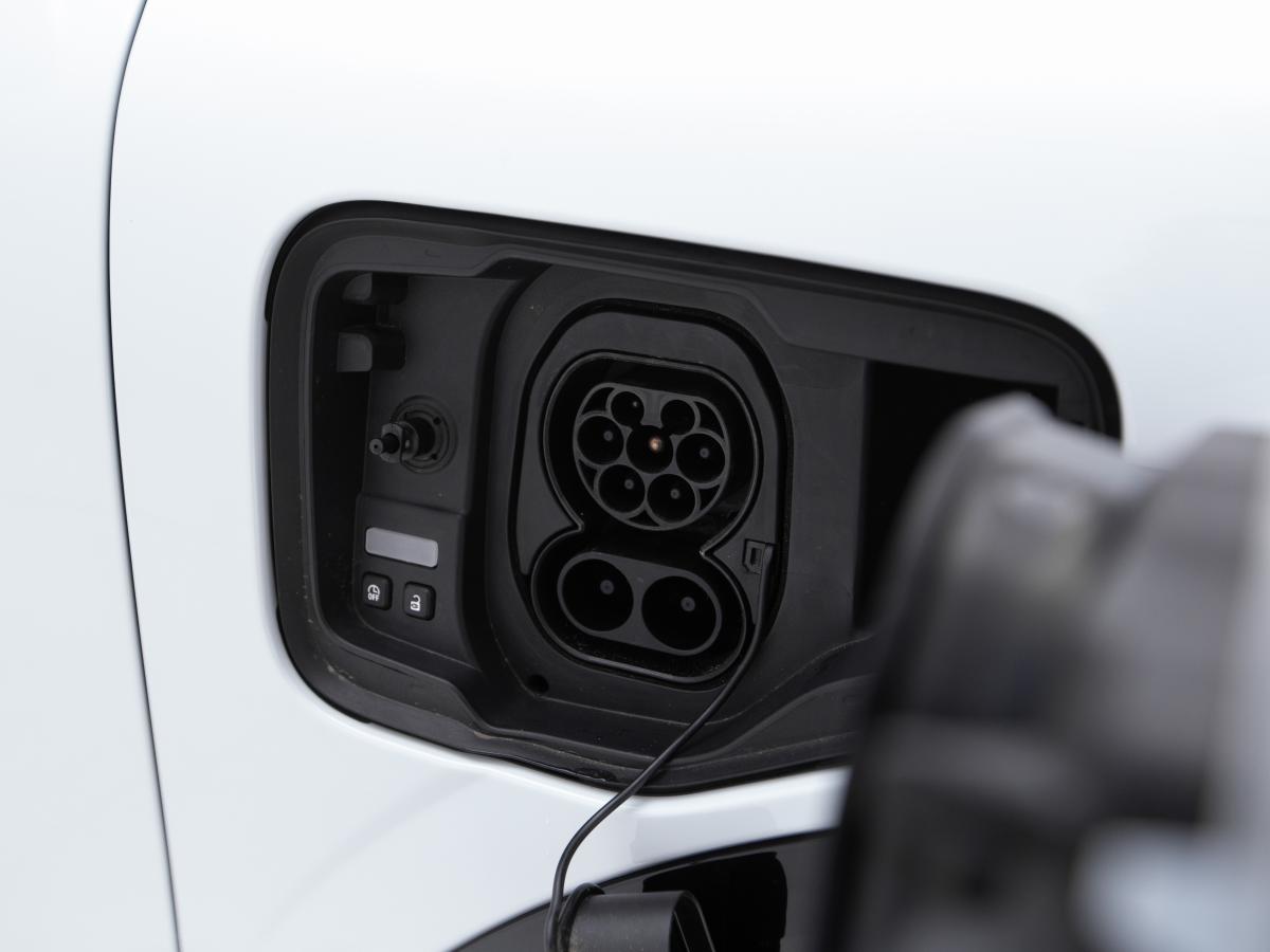 renault-megane-e-tech-2023-eletrico-0cc