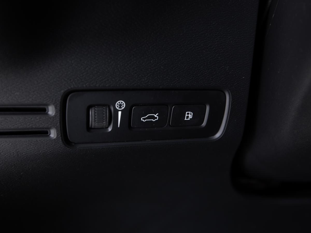 volvo-xc40-2021-hibrido-a-gasolina-1477cc