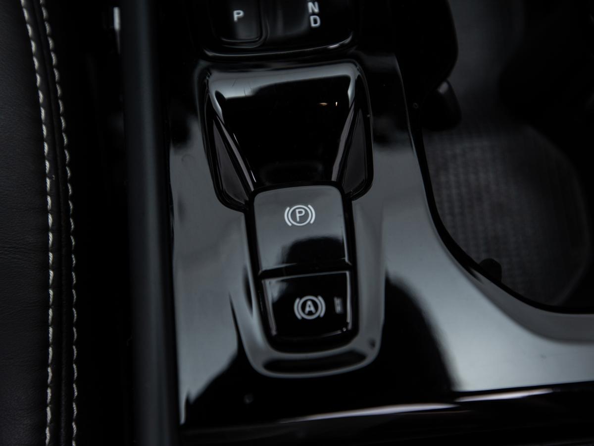 volvo-xc40-2021-hibrido-a-gasolina-1477cc