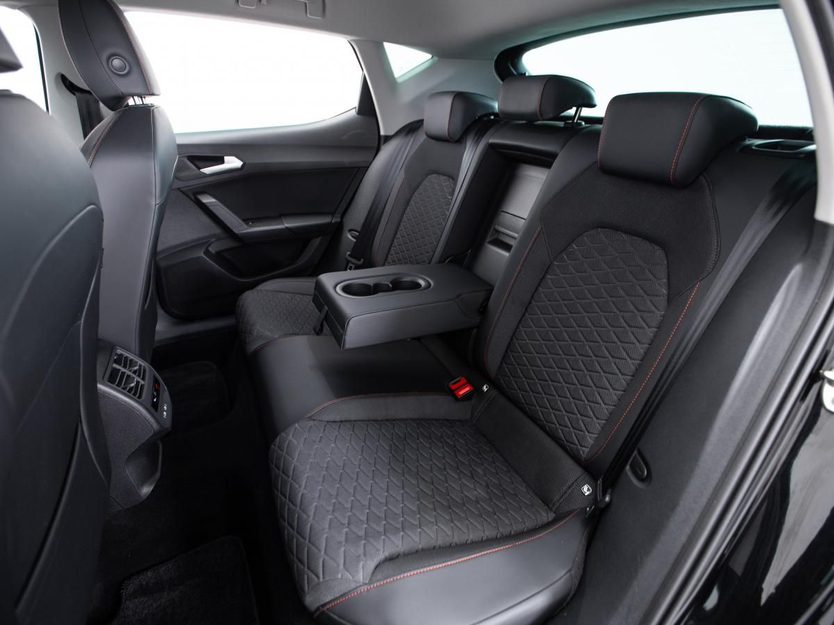 seat-leon-2023-gasolina-999cc