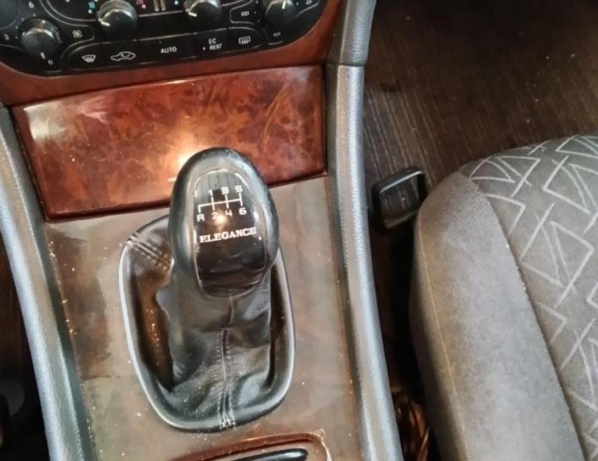 mercedes-benz-classe-c-2000-diesel-2148cc