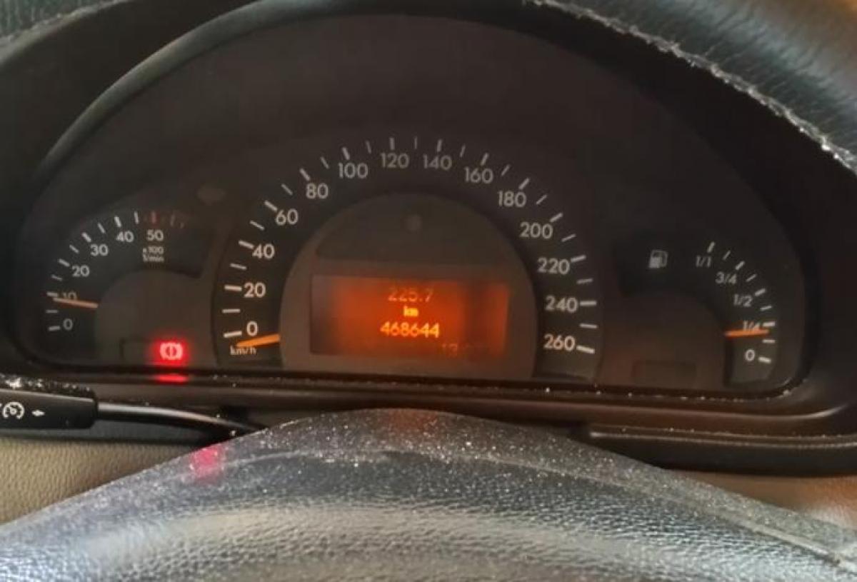 mercedes-benz-classe-c-2000-diesel-2148cc