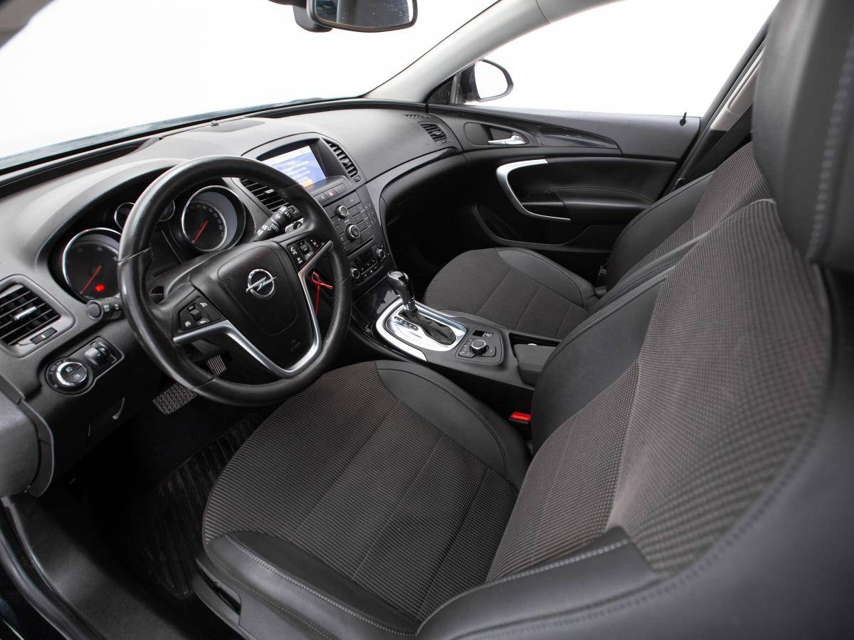 opel-insignia-sports-tourer-2011-diesel-1956cc