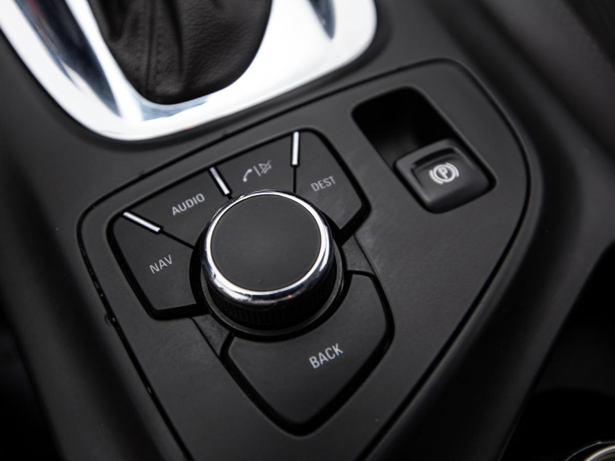 opel-insignia-sports-tourer-2011-diesel-1956cc