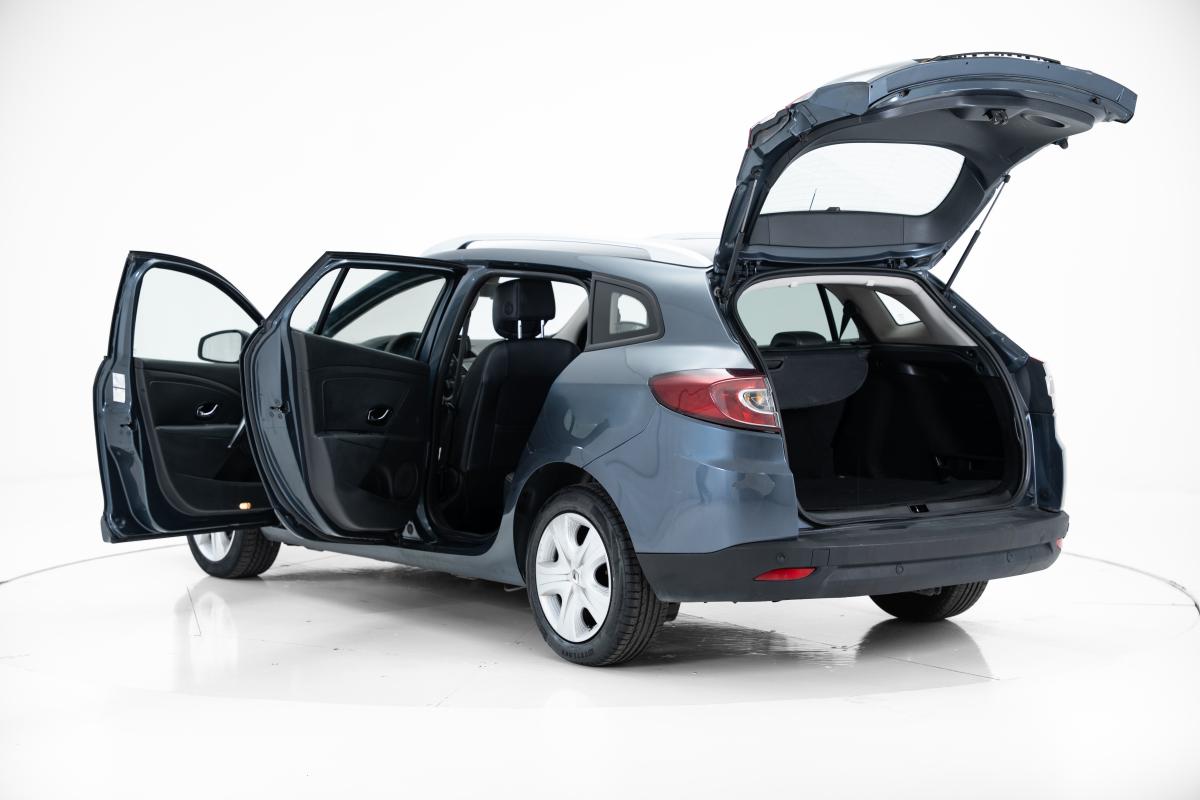 renault-megane-sport-tourer-2016-diesel-1461cc