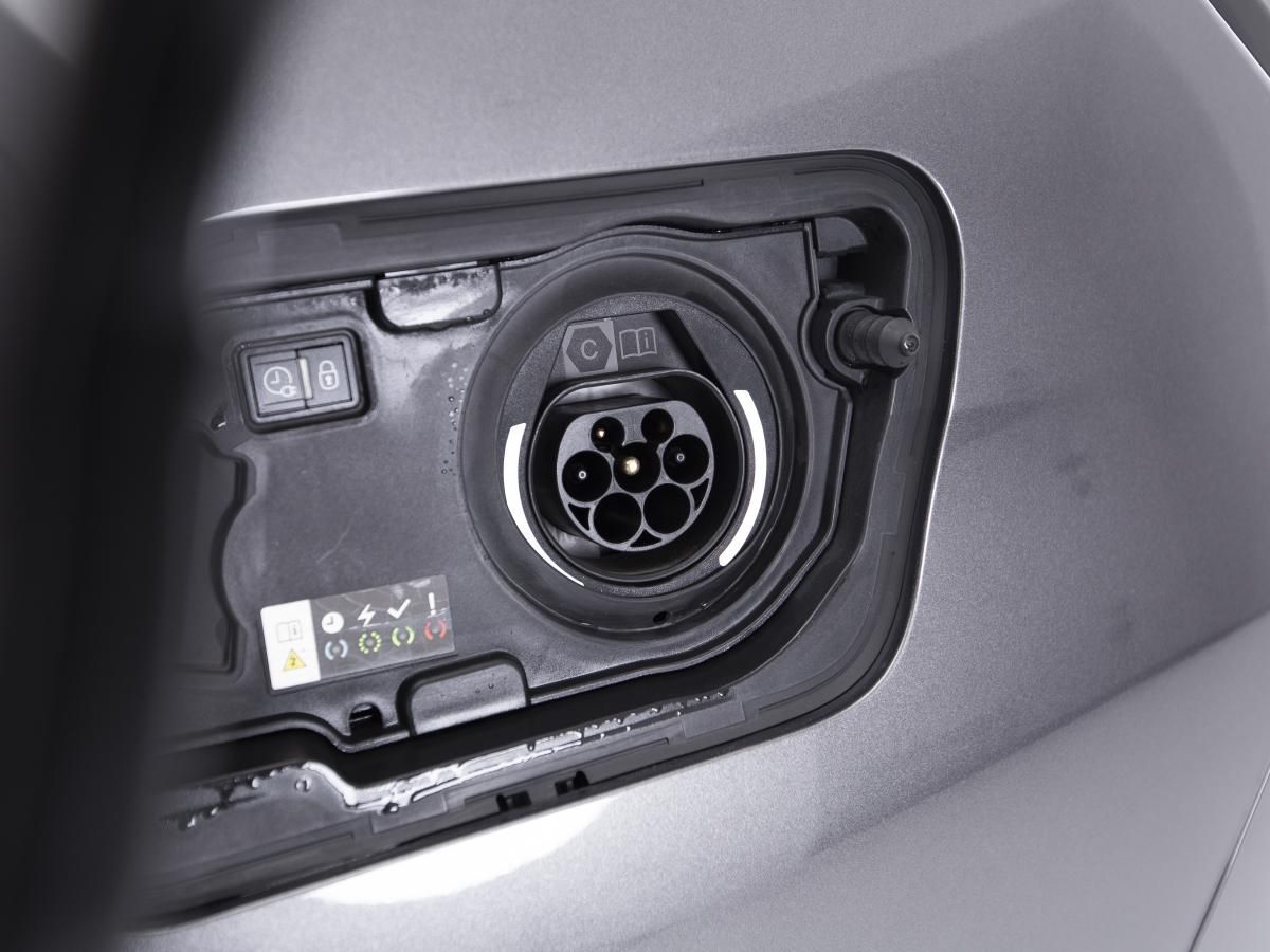 peugeot-3008-2022-hibrido-a-gasolina-1598cc