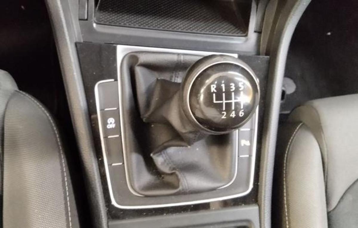 volkswagen-golf-variant-2015-diesel-1968cc