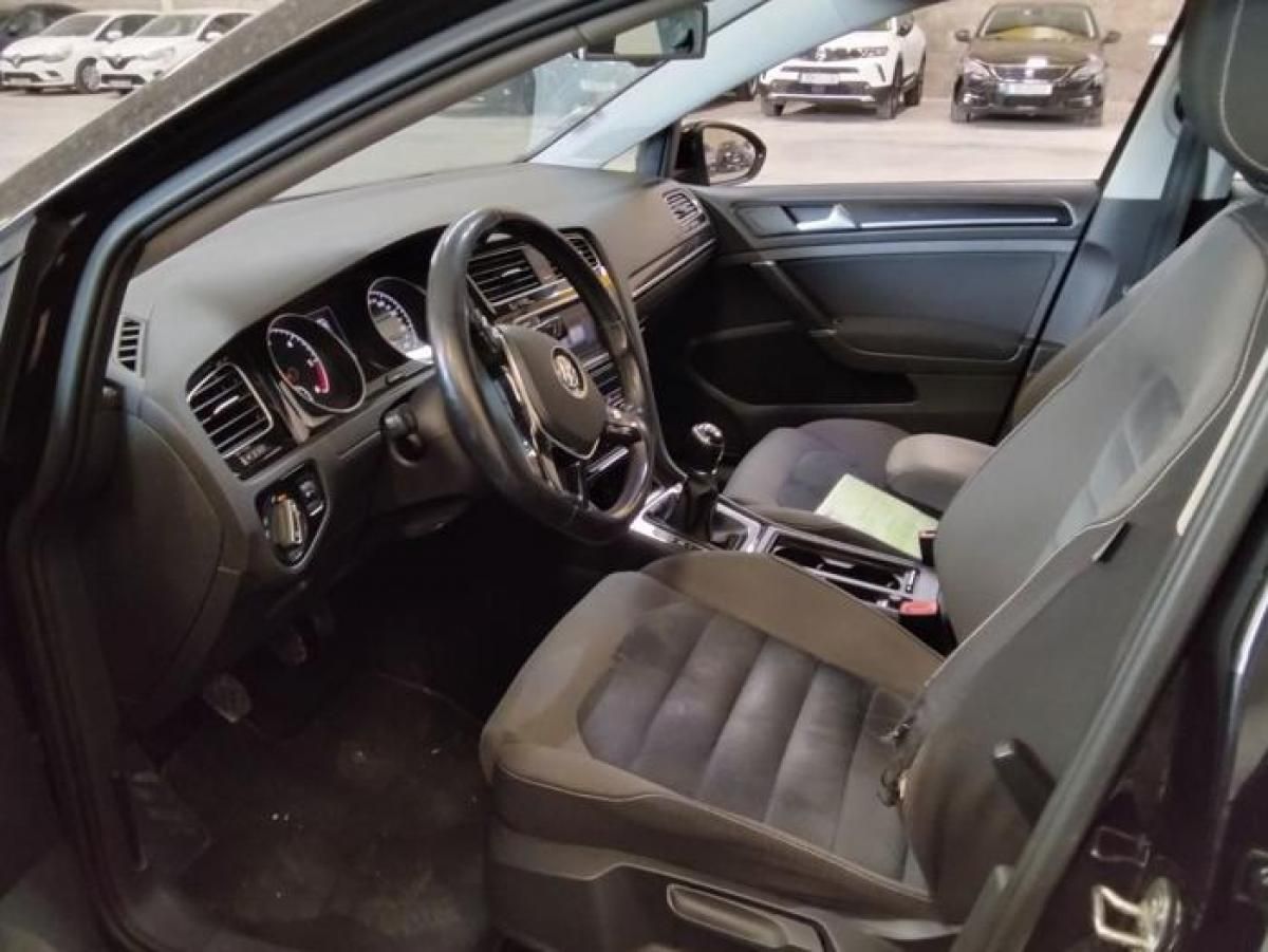 volkswagen-golf-variant-2015-diesel-1968cc
