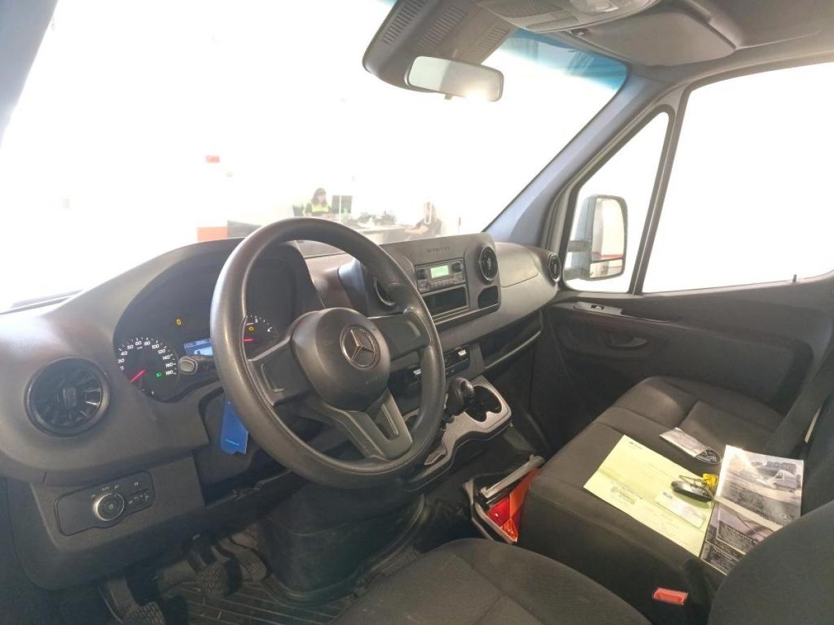 mercedes-benz-sprinter-2022-diesel-1950cc