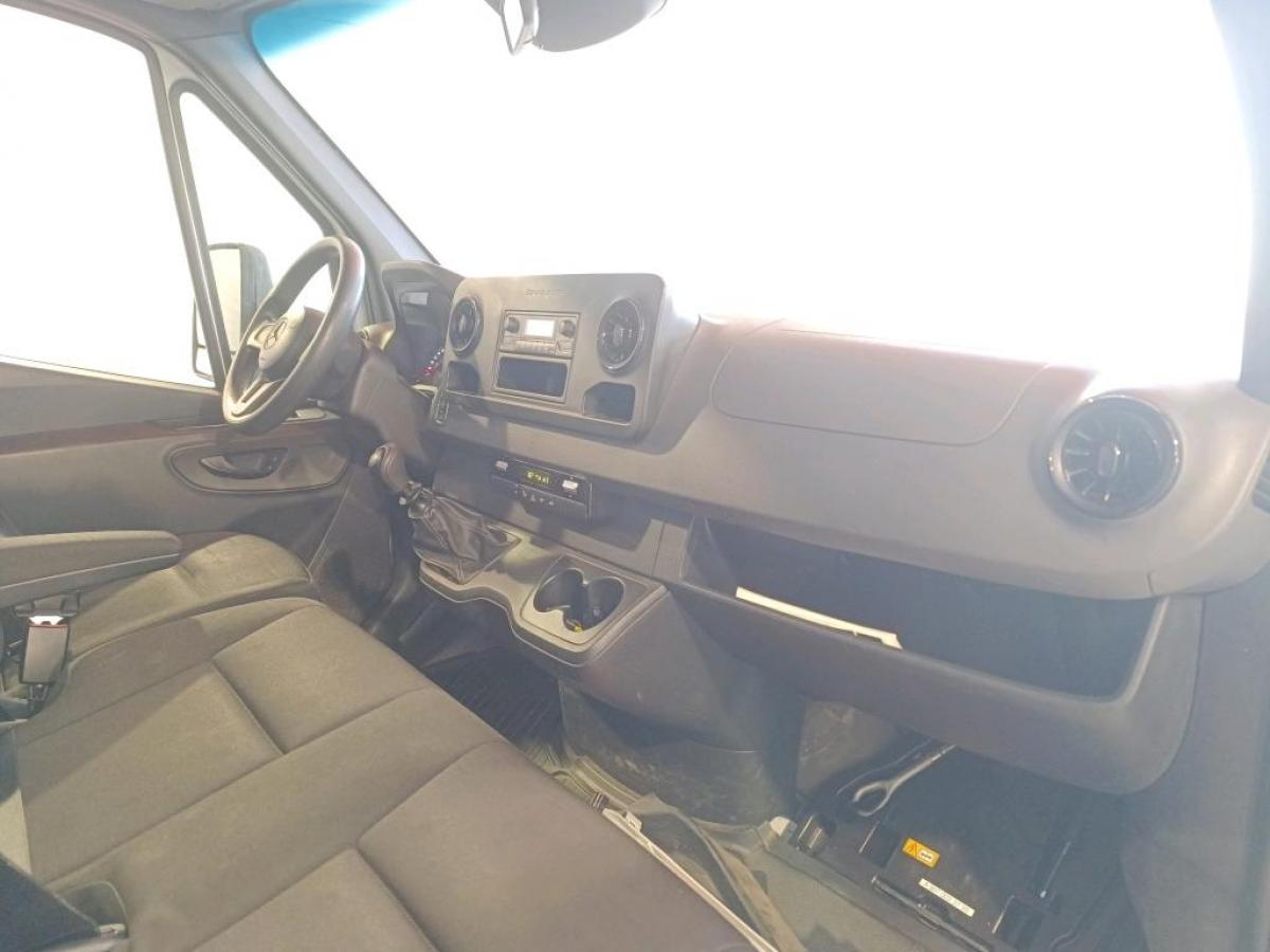 mercedes-benz-sprinter-2022-diesel-1950cc