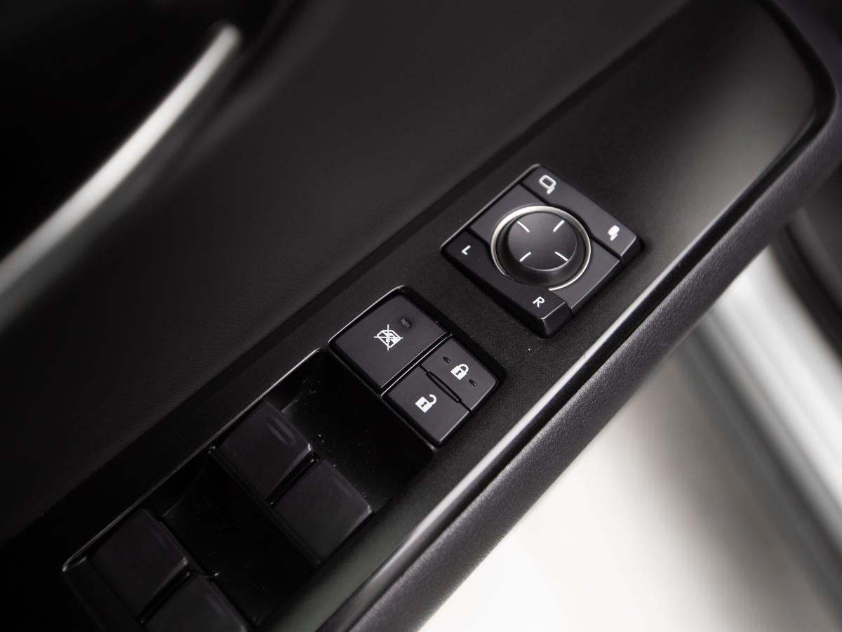 lexus-ux-2021-hibrido-a-gasolina-1987cc