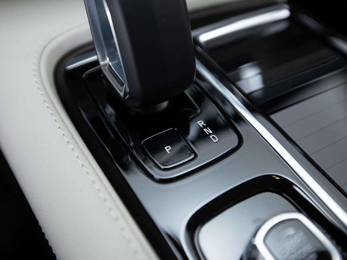 volvo-v60-2023-hibrido-a-gasolina-1969cc