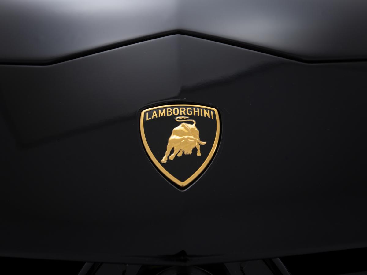 lamborghini-urus-2023-gasolina-3996cc
