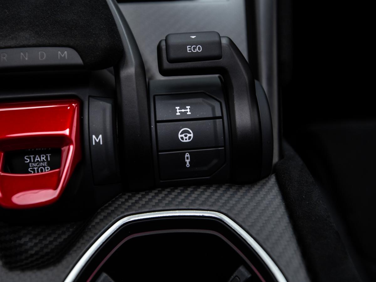 lamborghini-urus-2023-gasolina-3996cc