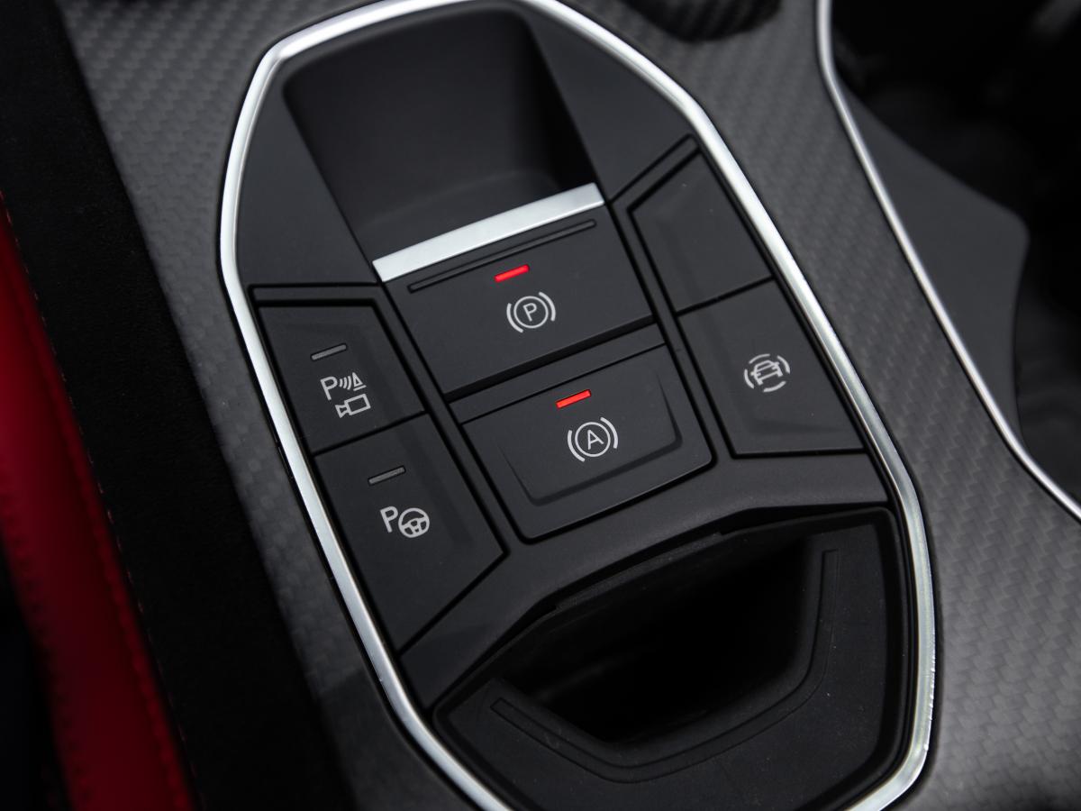 lamborghini-urus-2023-gasolina-3996cc