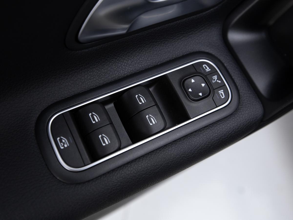 mercedes-benz-classe-a-2022-hibrido-a-gasolina-1332cc