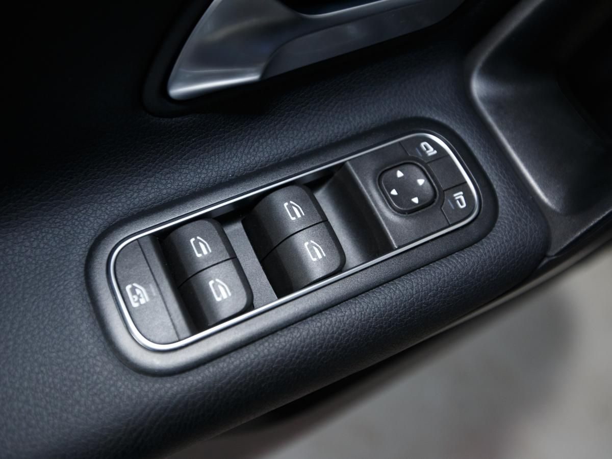 mercedes-benz-classe-a-2023-hibrido-a-gasolina-1332cc
