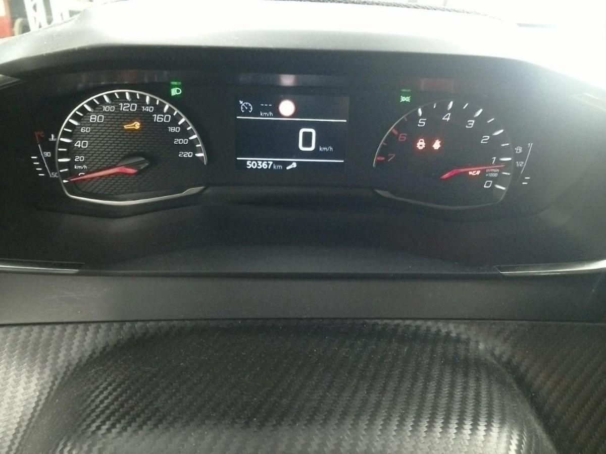 peugeot-208-2023-gasolina-1199cc