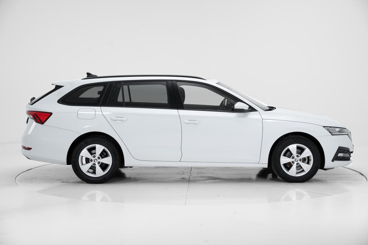 skoda-octavia-break-2023-diesel-1968cc