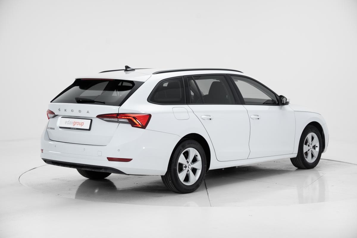 skoda-octavia-break-2023-diesel-1968cc