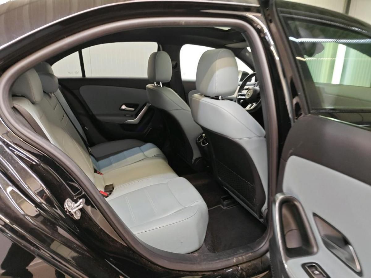 mercedes-benz-classe-a-2023-hibrido-a-gasolina-1332cc