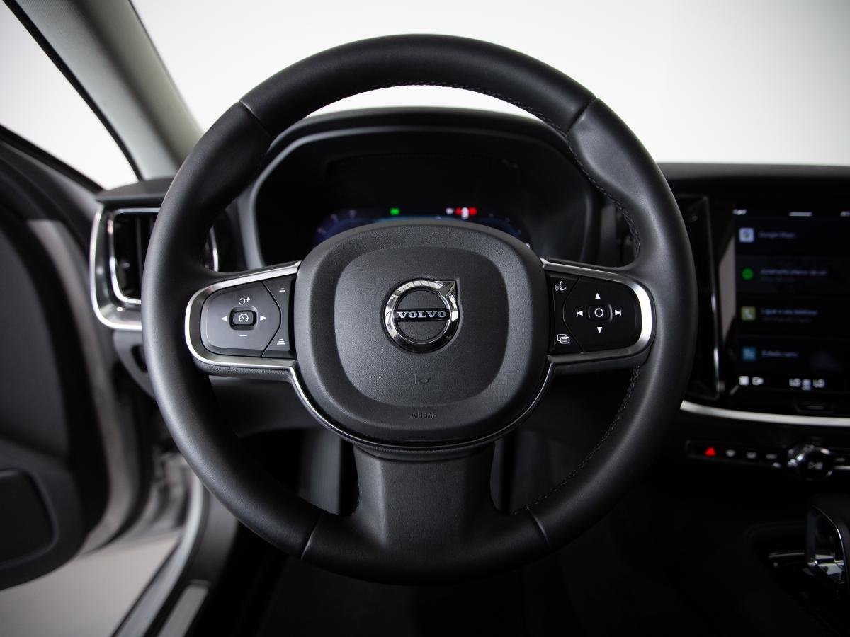 volvo-v60-2023-hibrido-a-gasolina-1969cc