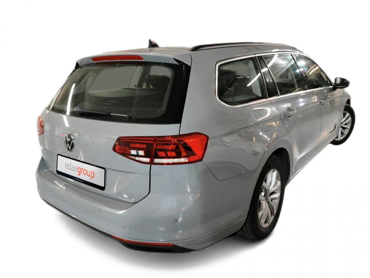 volkswagen-passat-variant-2022-diesel-1968cc