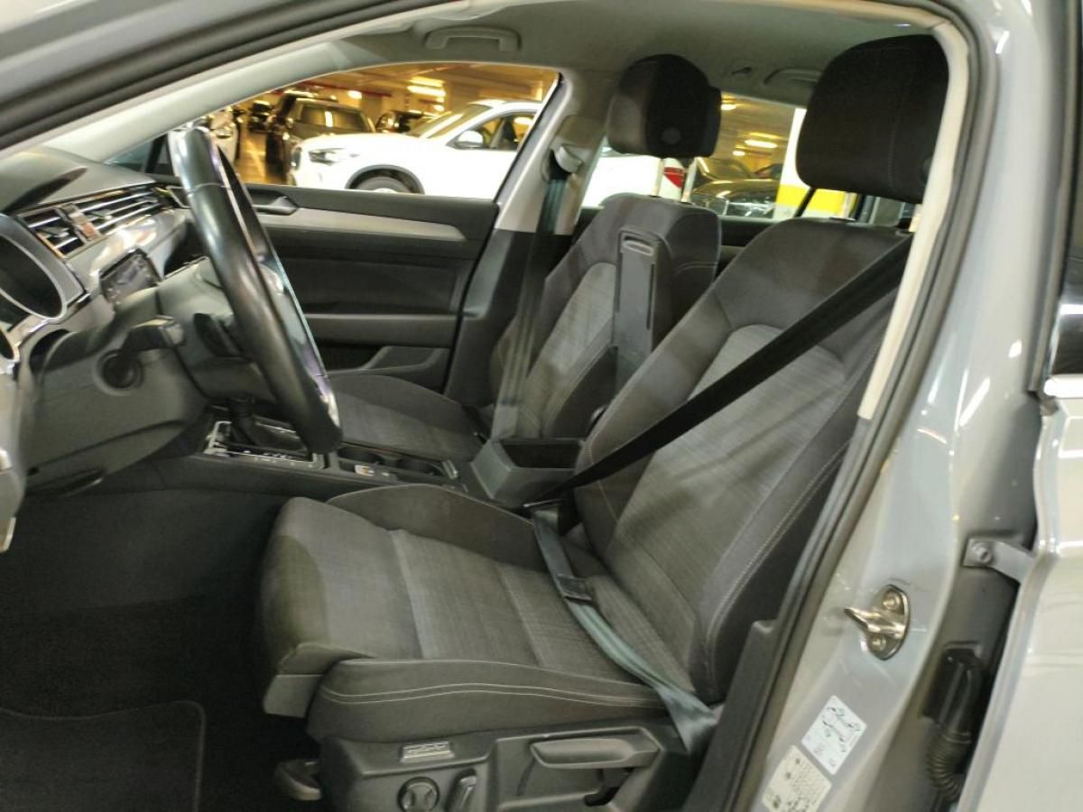 volkswagen-passat-variant-2022-diesel-1968cc
