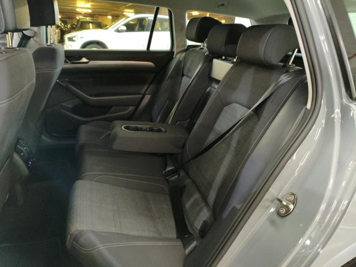 volkswagen-passat-variant-2022-diesel-1968cc