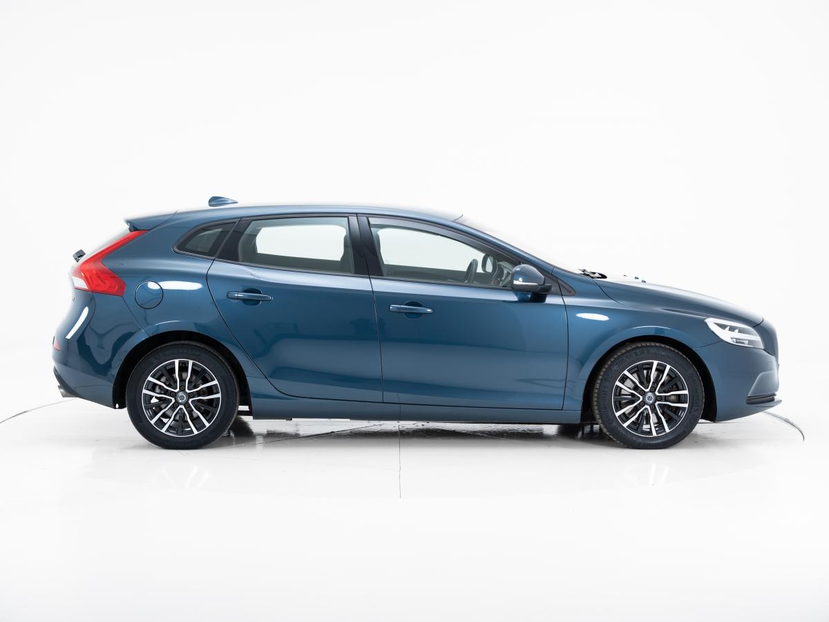 volvo-v40-2019-diesel-1969cc