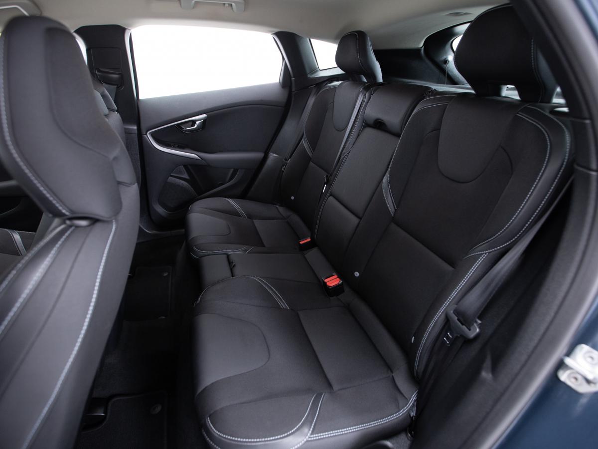 volvo-v40-2019-diesel-1969cc