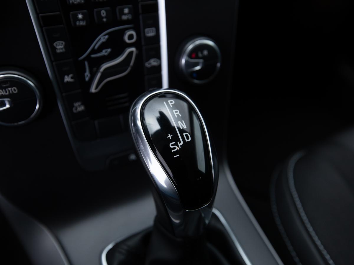 volvo-v40-2019-diesel-1969cc