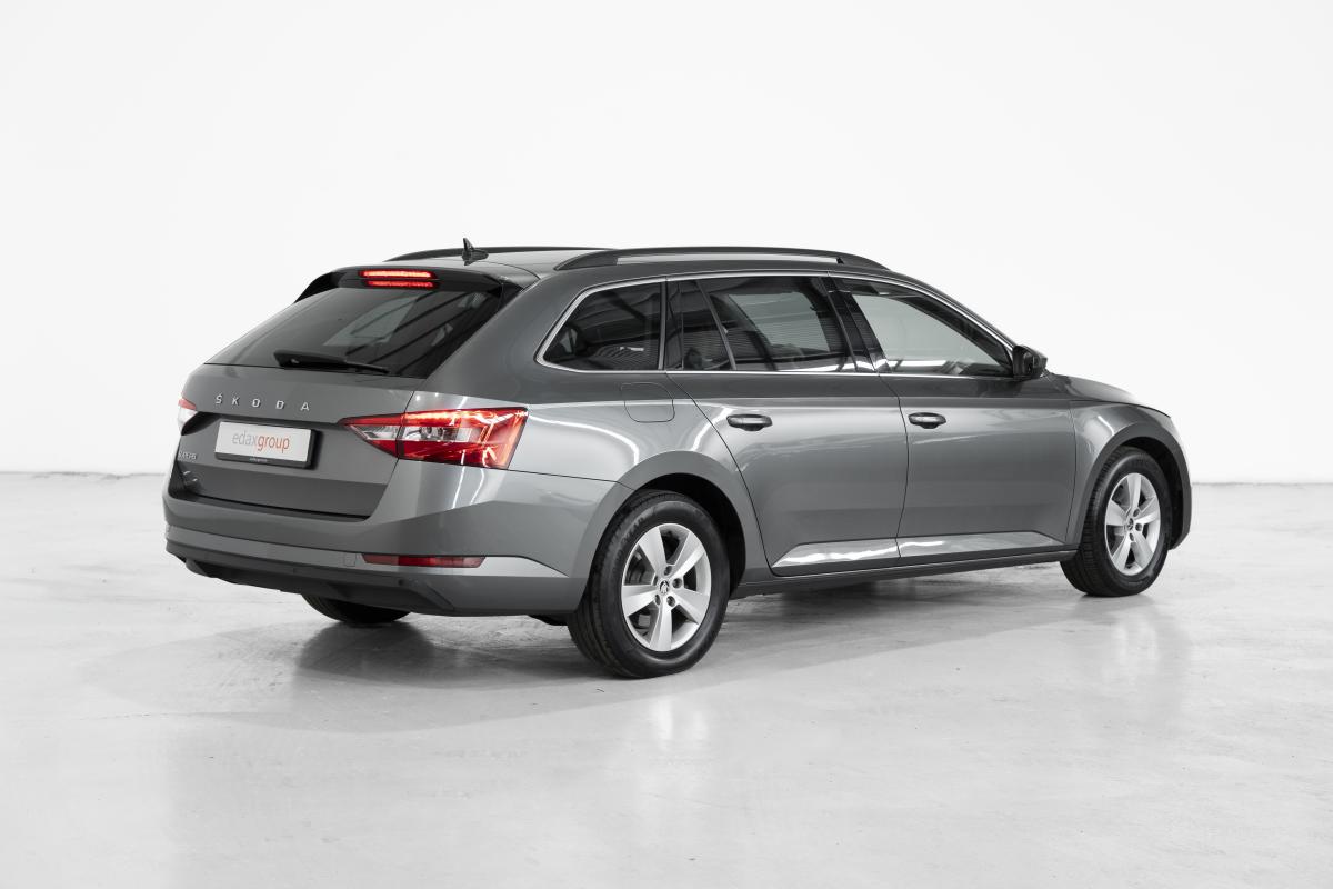 skoda-superb-2022-diesel-1968cc