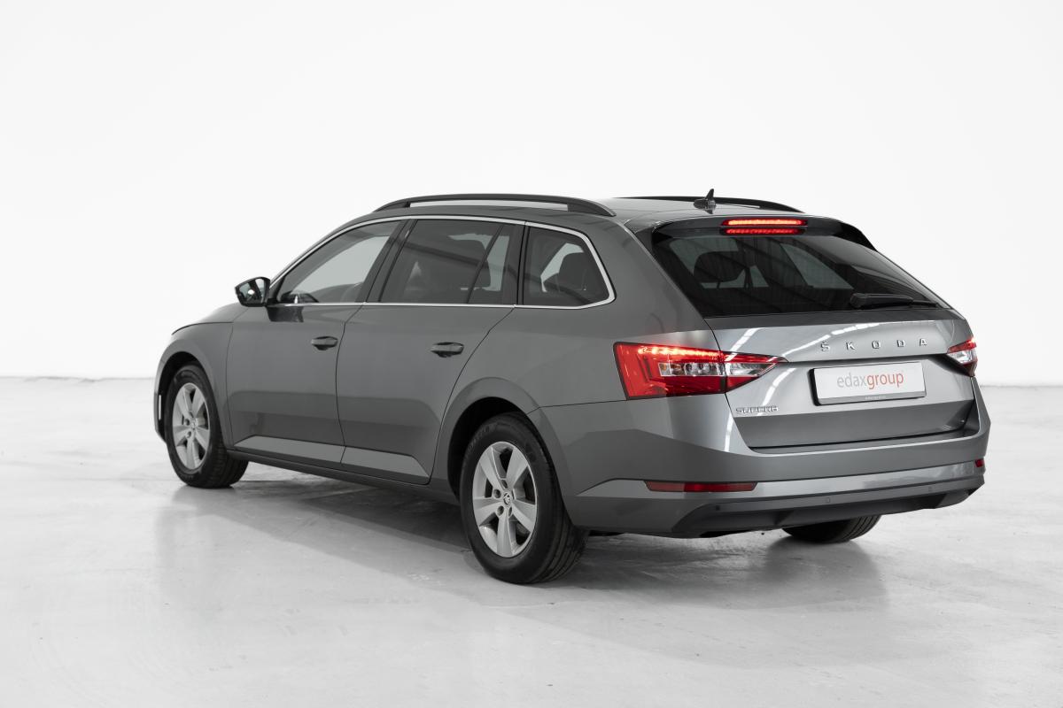 skoda-superb-2022-diesel-1968cc